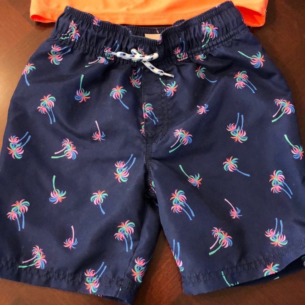 Boys Oshkosh 4/5 swim trunks & rash guard